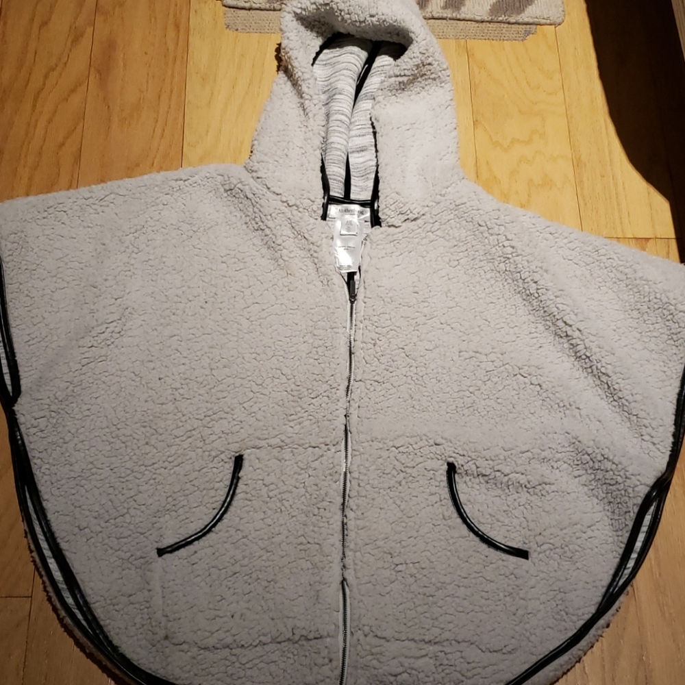Motherhood S hooded poncho